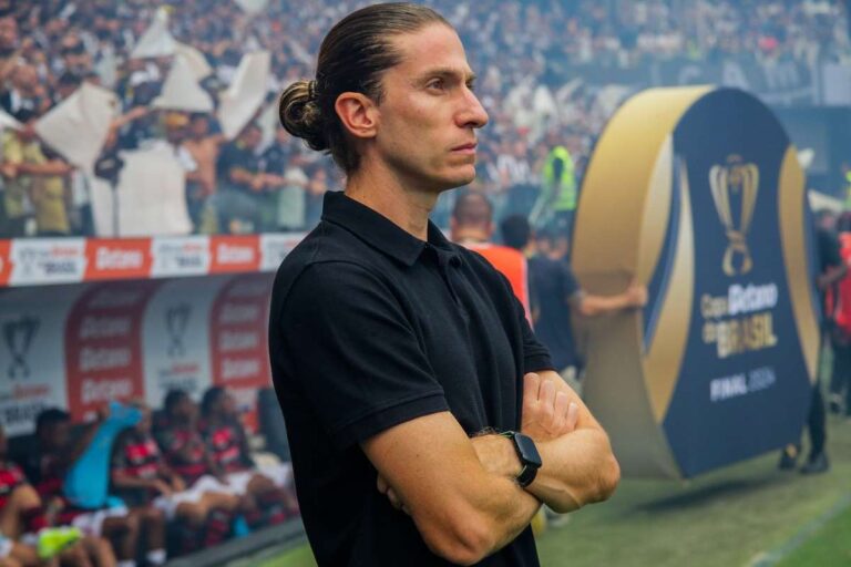 Filipe Luís cada vez mais próximo de renovar contrato com o Flamengo até 2027