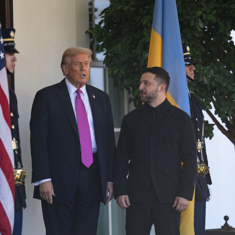 Zelensky e Trump discutem plano de paz para guerra na Ucrânia