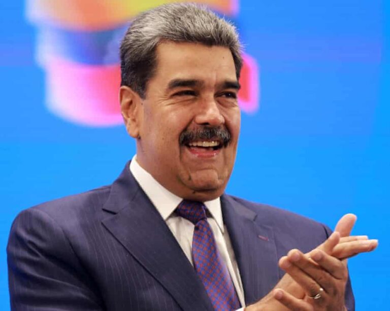 Caças americanos sobrevoam Golfo da Venezuela aumentando tensões com Maduro