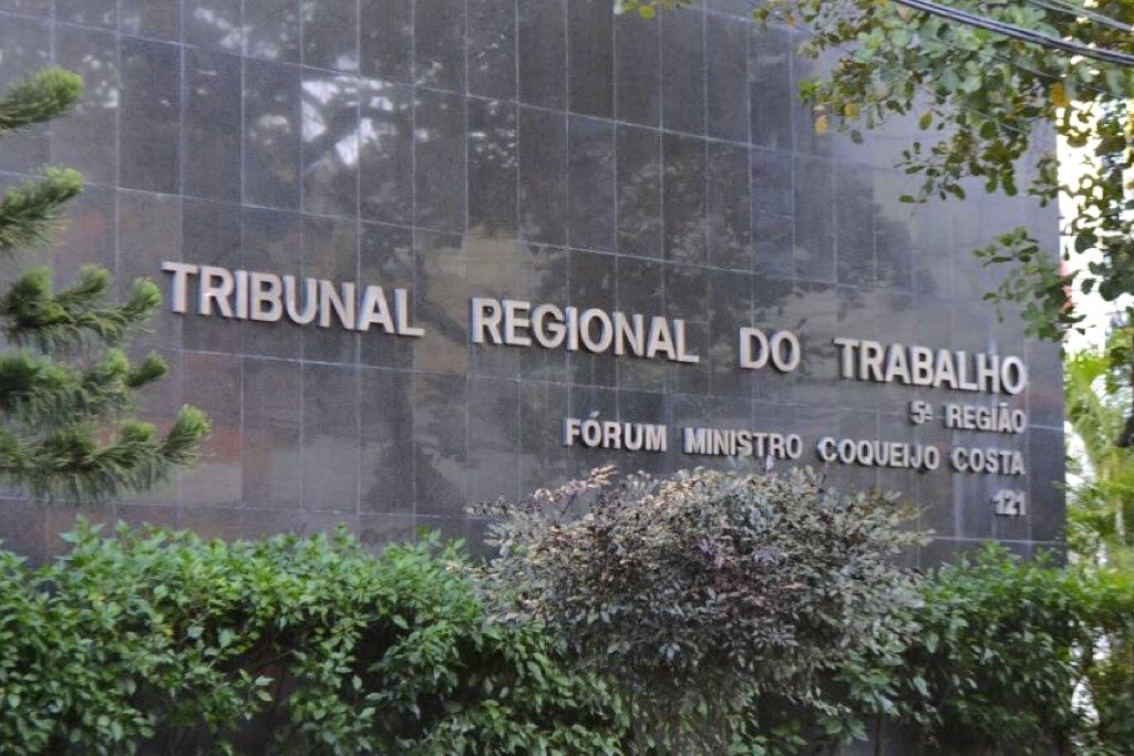 indenização por atestado médico falso