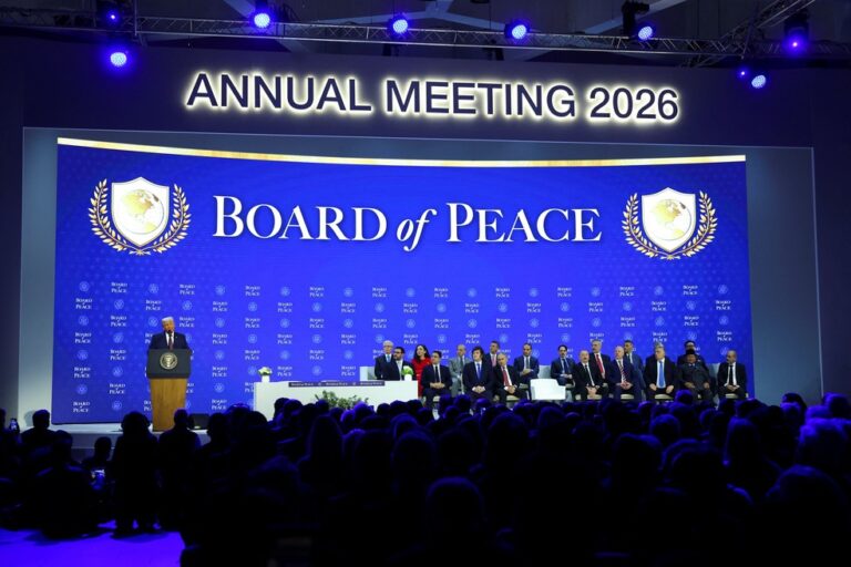 Trump oficializa Conselho da Paz para substituir a ONU e cobra US$ 1 bilhão por assento