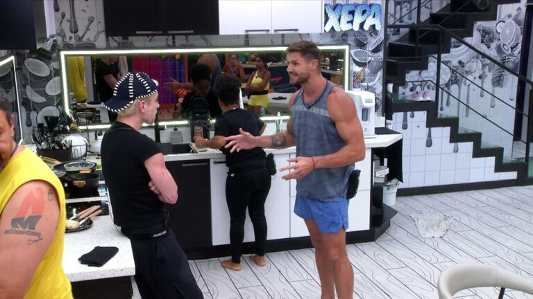 Equipe de Juliano Floss aponta homofobia em falas de Jonas no BBB26: ‘Vai, loirinha!’