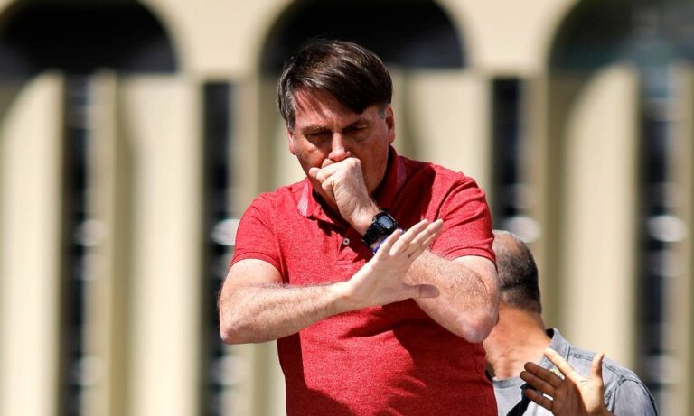 Jair Bolsonaro é transferido da Papuda para hospital em Brasília após vômito e calafrio