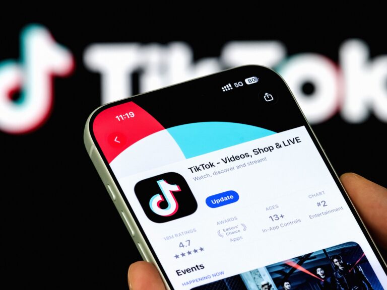 TikTok lança Campus Hub com chats de grupo e Feeds para universitários