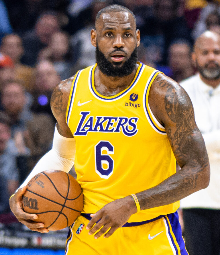 LeBron James reforça Philadelphia 76ers e cria dupla de MVPs na NBA