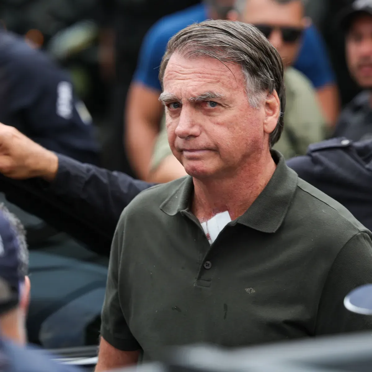Moraes decide manter Jair Bolsonaro em prisão domiciliar