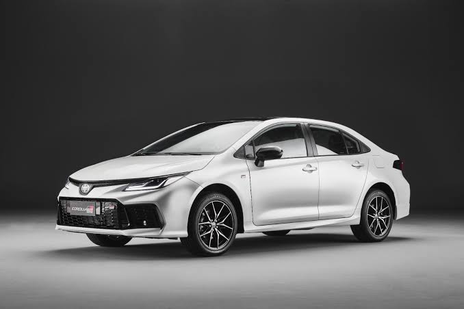 Toyota Corolla recebe atualizações na linha 2025 e novo design na versão GR-Sport - Toyota Comunica