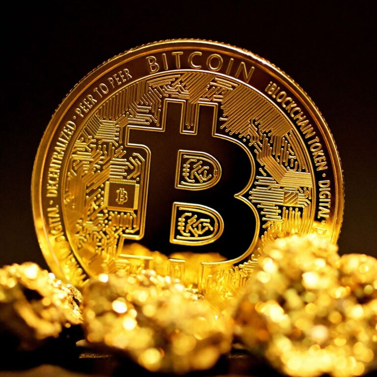 Bitcoin recua com balanço da Strategy e tensões no Oriente Médio