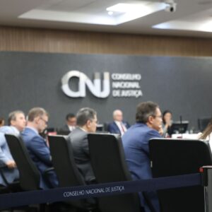 CNJ pune desembargadores do TRF4