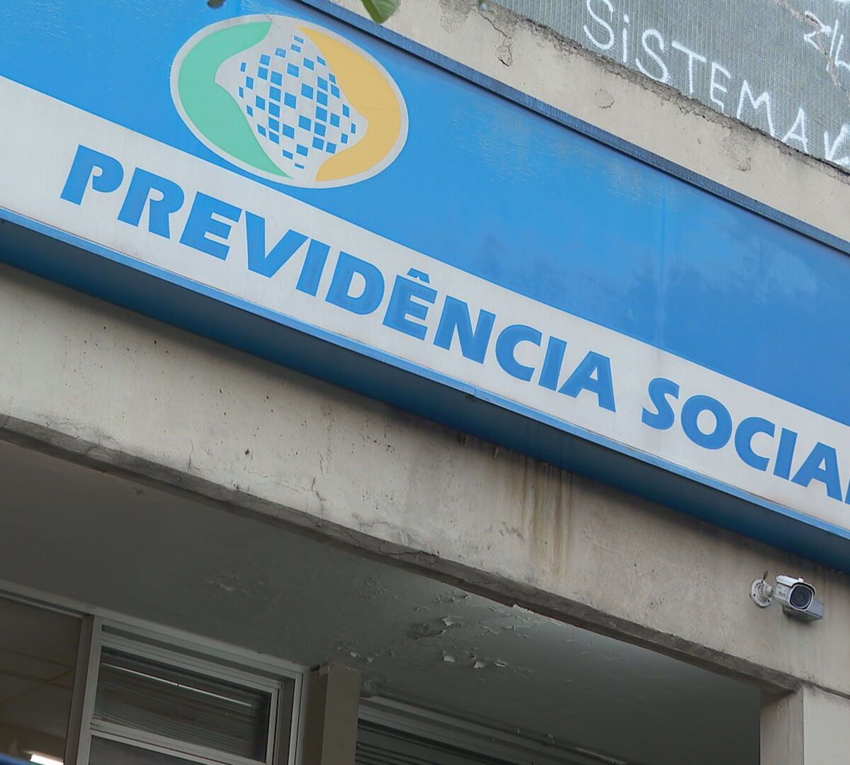 Estagiário do INSS é preso em Salvador por suspeita de fraude milionária