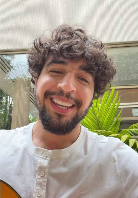 Nattan viraliza ao oferecer carro e salário para quem namorar sua mãe