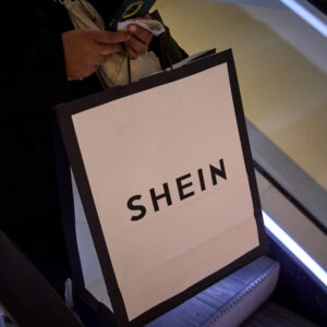 Shein reduz preços em 19,4% no Brasil e amplia vantagem sobre varejistas locais