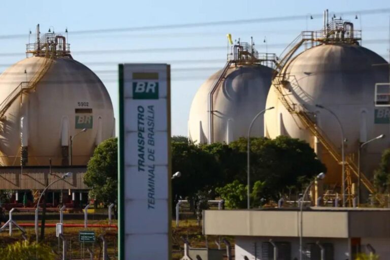 Transpetro abre concurso público com 281 vagas e salários de até R$ 15 mil