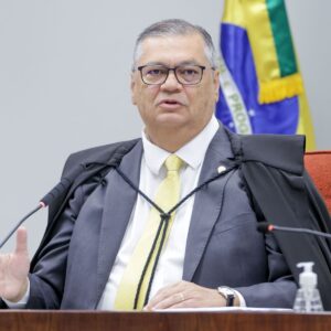 Flávio Dino questiona promessa de fim do inquérito das fake news