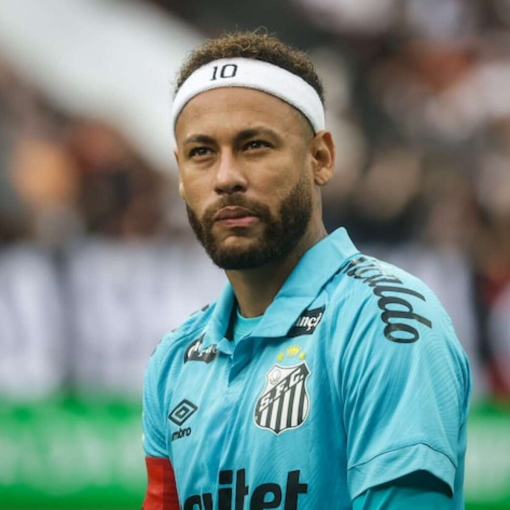 Neymar rebate críticas de Vampeta sobre ausências em jogos do Santos