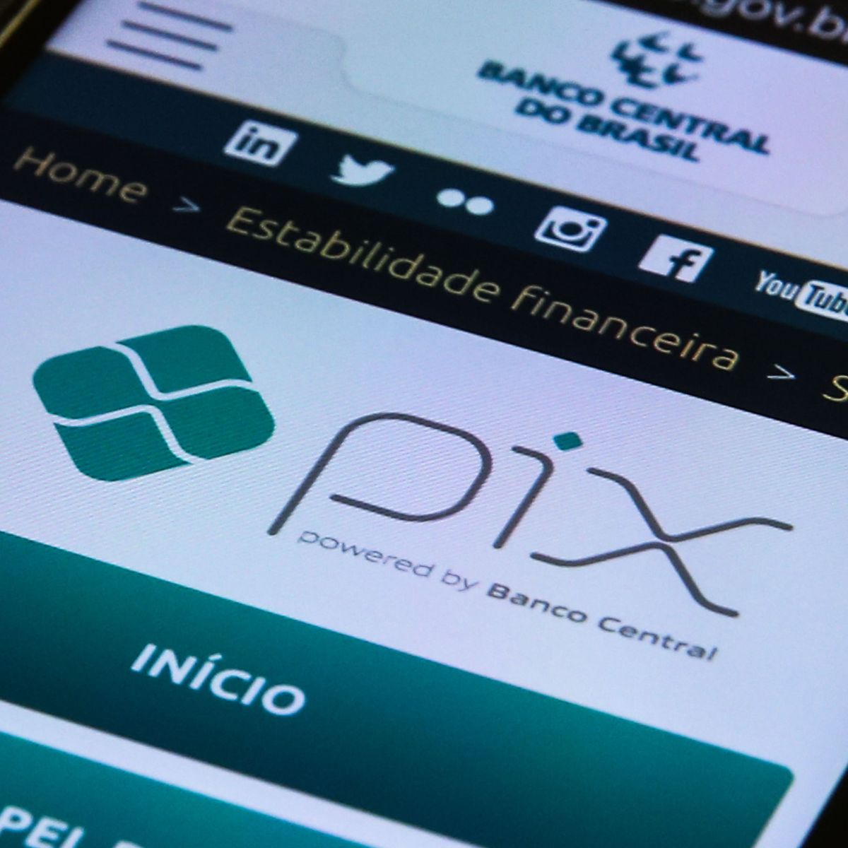 Pix atinge novo recorde com R$ 186,89 bilhões em transações diárias
