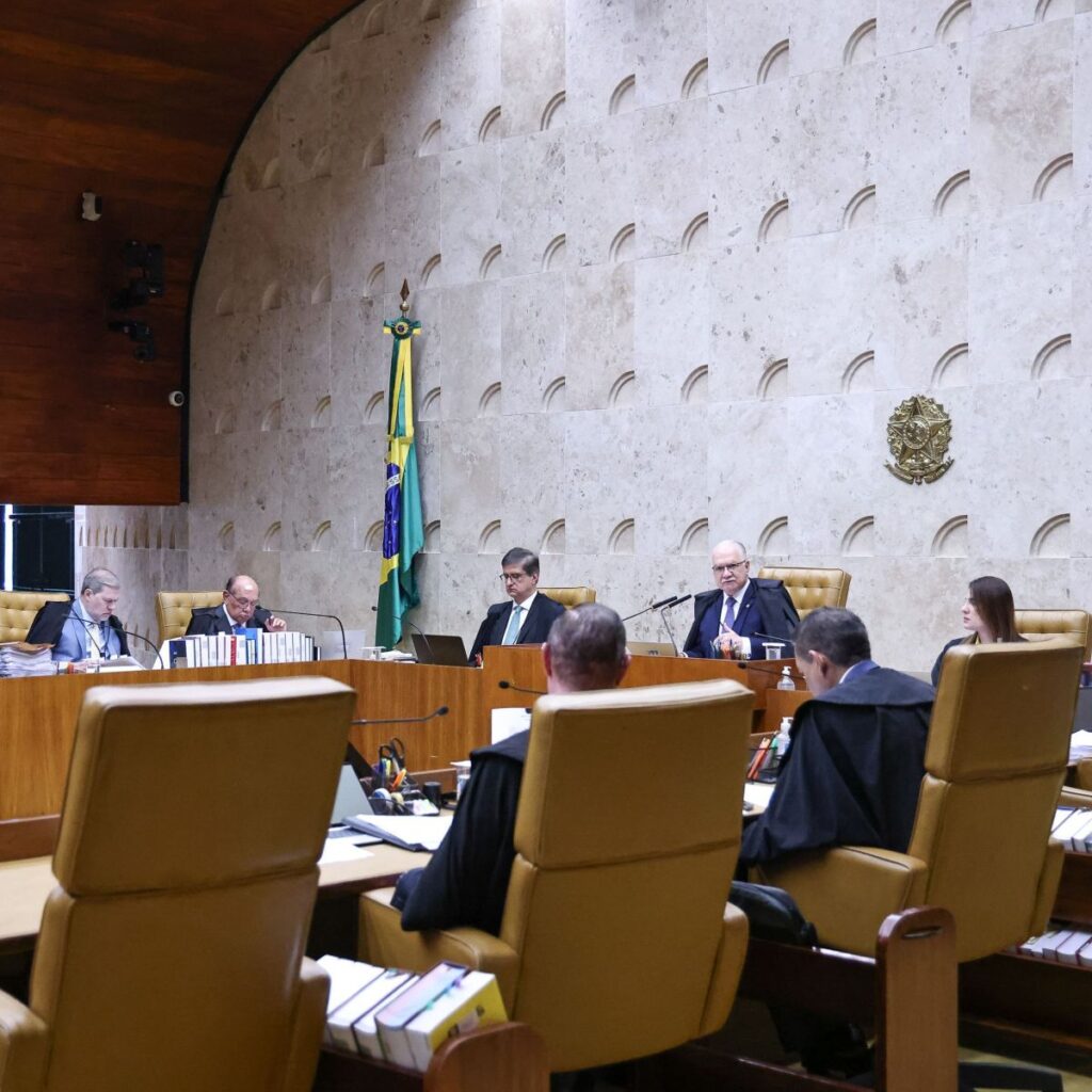 Gilmar Mendes propõe proibir policiais e militares em gabinetes de ministros do STF