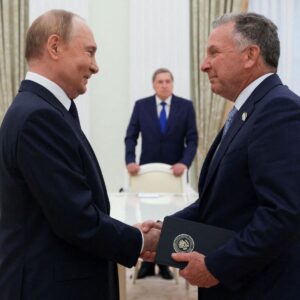 Enviados de Trump e Putin discutem ‘próximos passos’ para encerrar guerra na Ucrânia