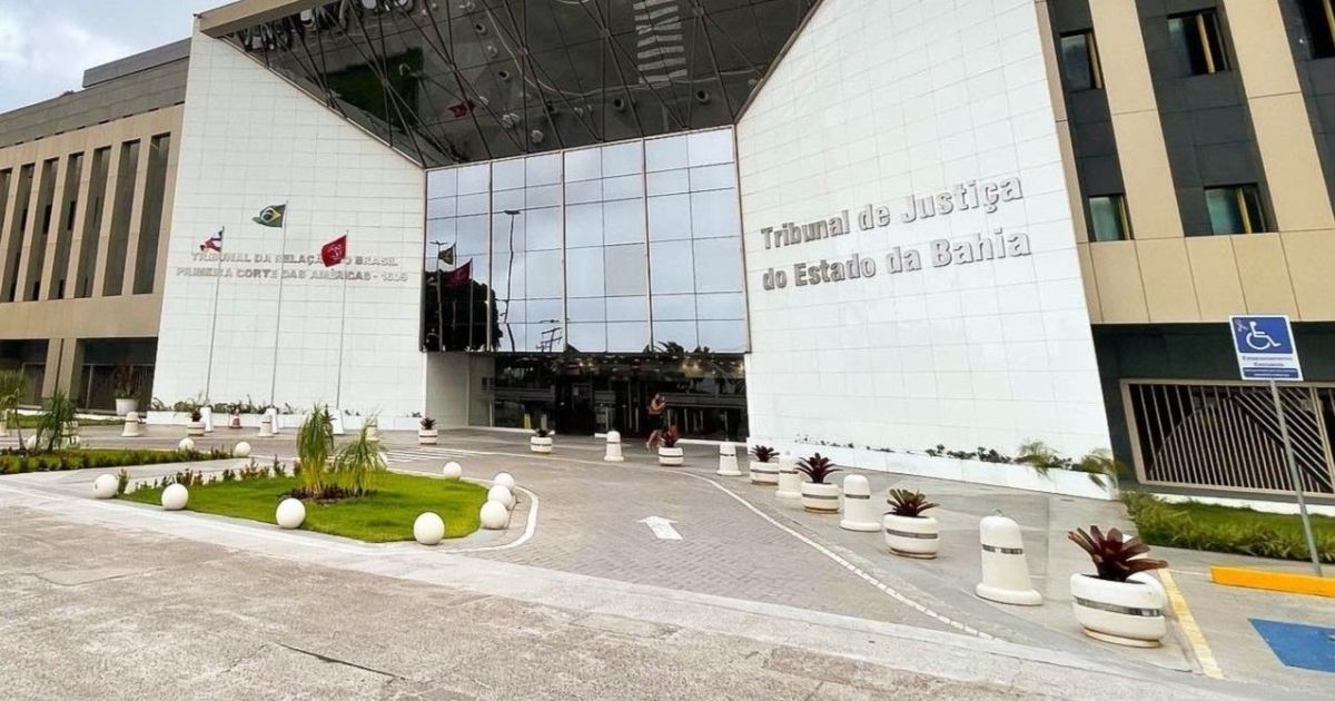 ex-PM de 103 anos condenado
