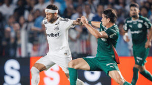 Neymar sofre lesão muscular na coxa direita e vira preocupação no Santos