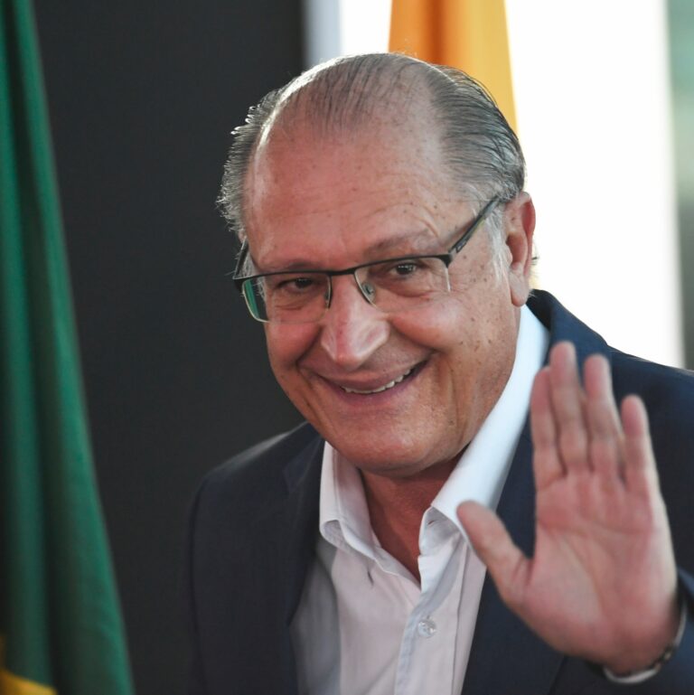 Alckmin: apoio do PL ao fim da escala 6×1 foi motivado por ‘medo eleitoral’