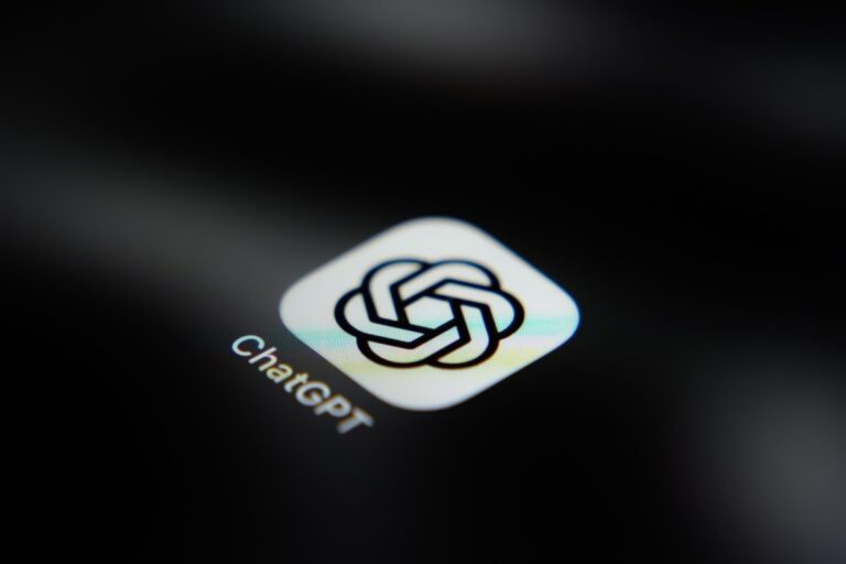 ChatGPT permite bloquear conversas com PIN e biometria para proteger chats sensíveis