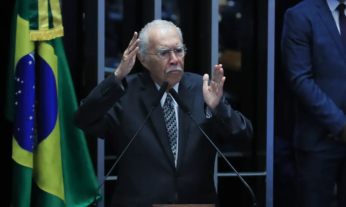 José Sarney internado UTI