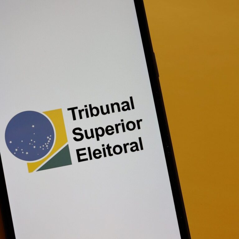 Lula pede ao TSE suspensão de canal de Flávio Bolsonaro por 48h