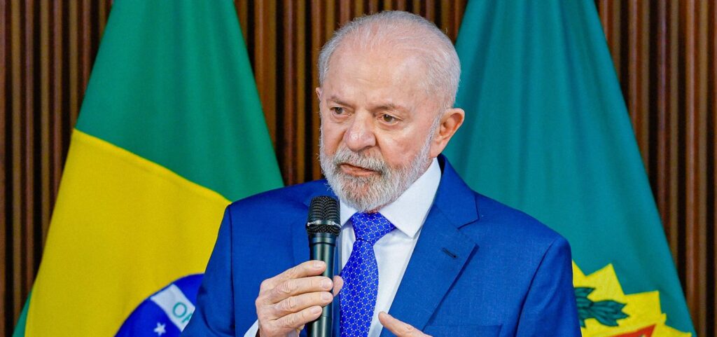 Lula lança pacote de crédito para MEIs e propõe ampliar teto de faturamento
