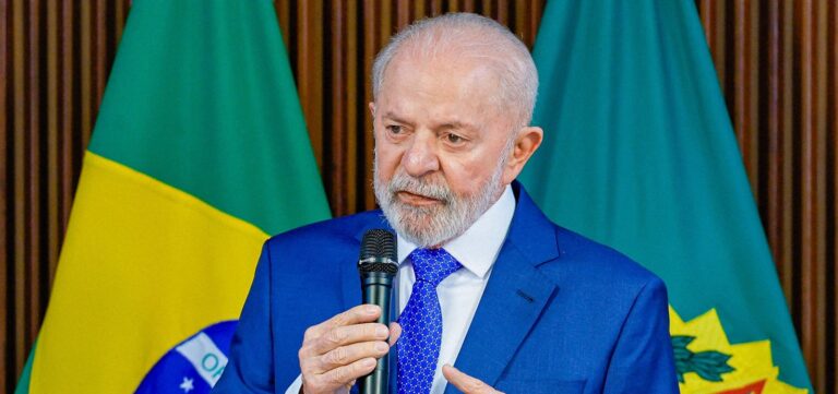 Lula lança pacote de crédito para MEIs e propõe ampliar teto de faturamento