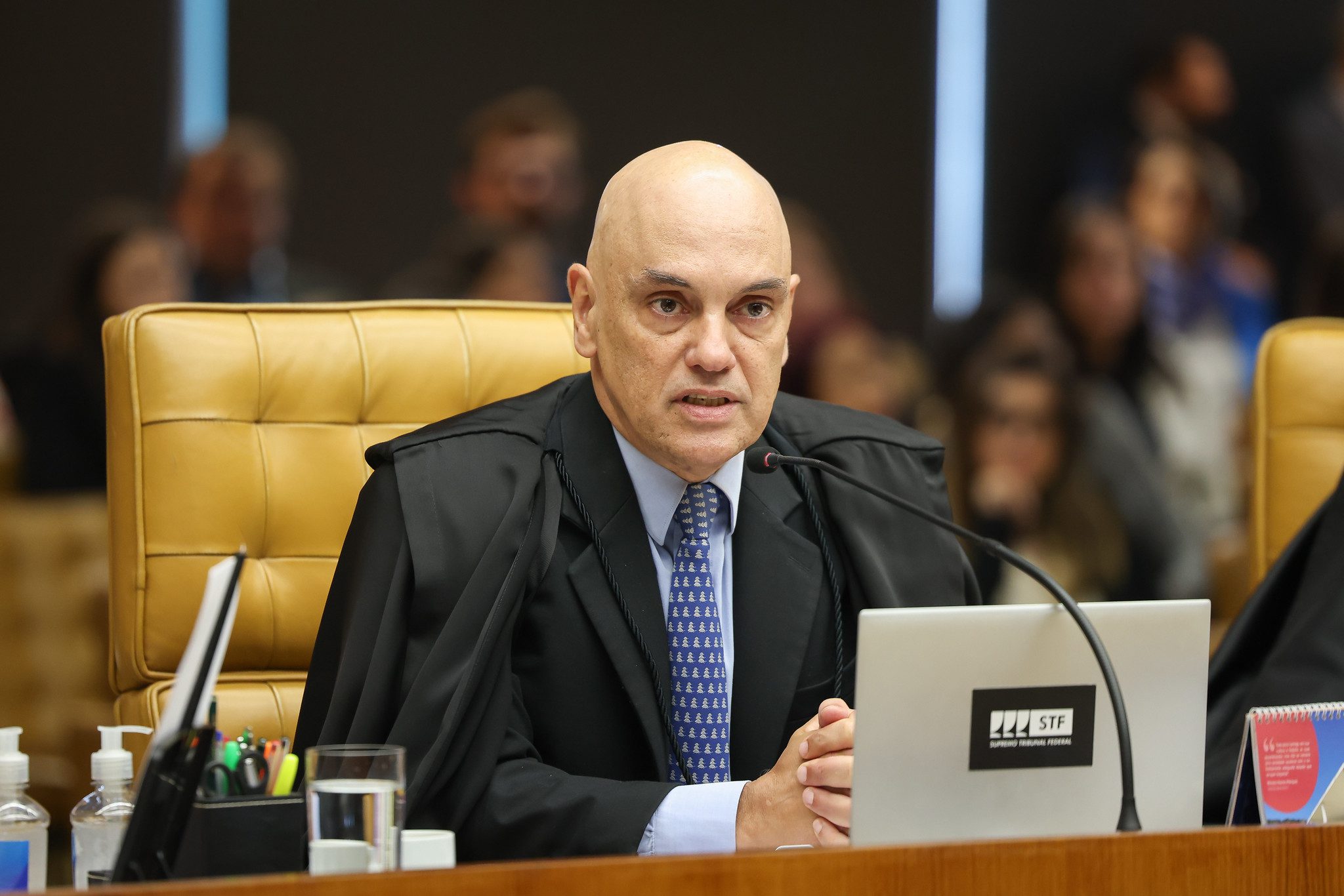 Moraes arquiva investigação contra juiz que concedeu semiaberto a condenado do 8/1