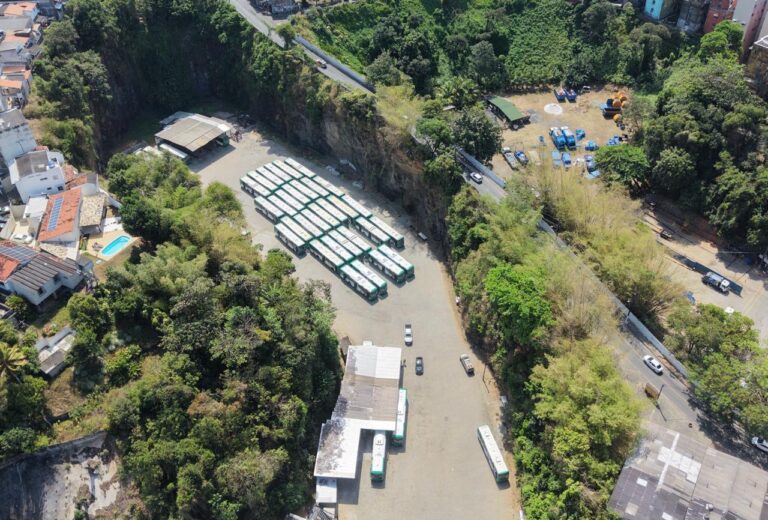 PGE e Procon da Bahia acionam MPF e Polícia Federal após 944 ônibus ficarem parados em Salvador no 2º turno