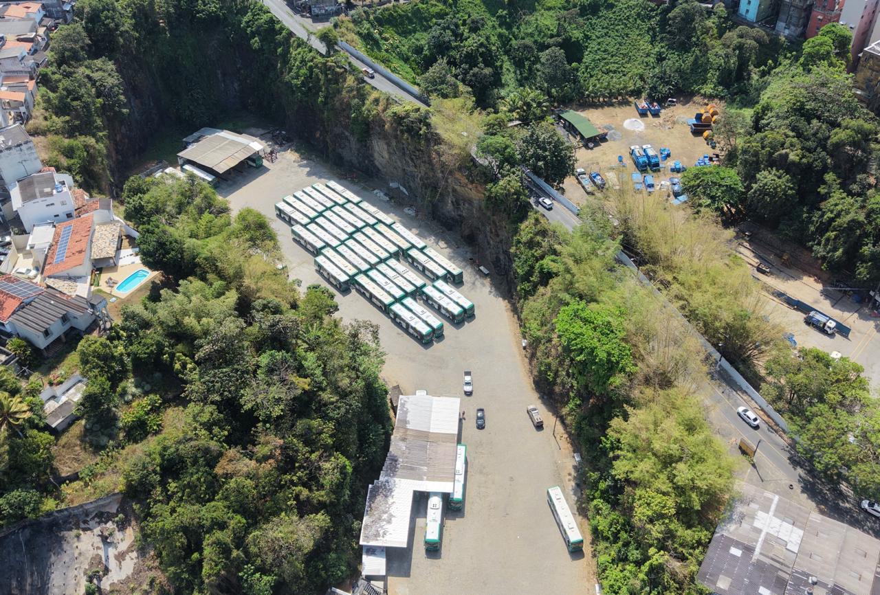 PGE e Procon da Bahia acionam MPF e Polícia Federal após 944 ônibus ficarem parados em Salvador no 2º turno