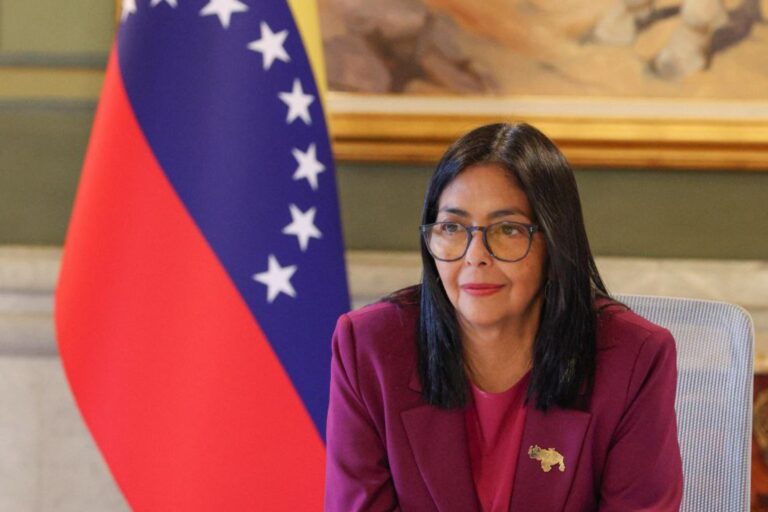 Delcy Rodríguez promete eleições na Venezuela com supervisão internacional, mas não define data