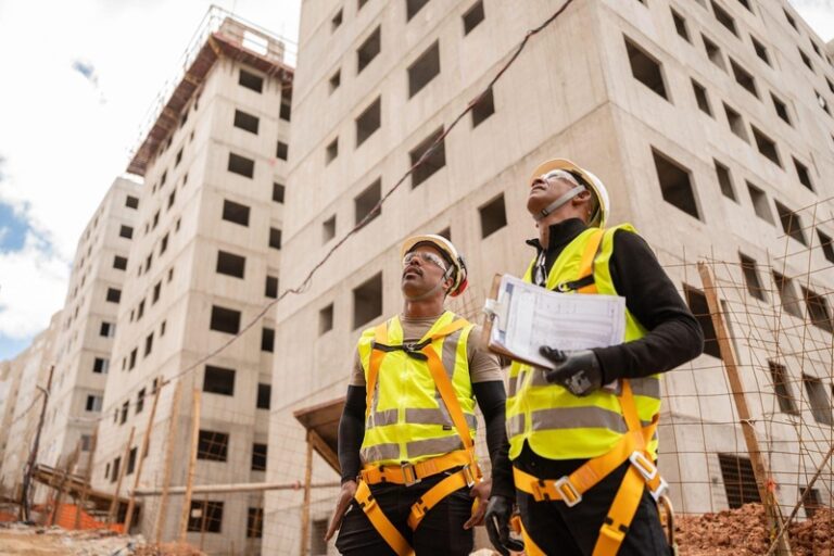 Tenda abre 10 vagas para obra em Lauro de Freitas nesta segunda-feira